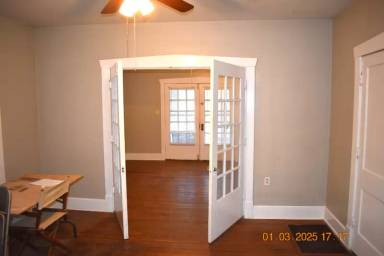 Main picture of 2110 Speed Ave