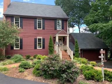 Main picture of 400 Quail Hollow Dr