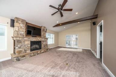 Main picture of 2001 S Willow Ave