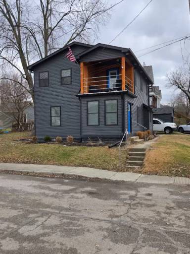 Main picture of 133 Hoefgen St