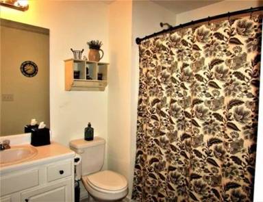 Main picture of 135 Harvest Ct