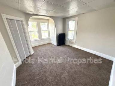 Main picture of 230 N 3rd St