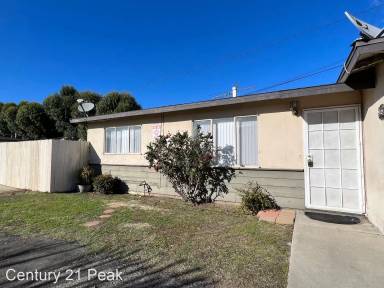 Main picture of 9824 Paramount Blvd