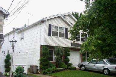Main picture of 170 Charleston Ave