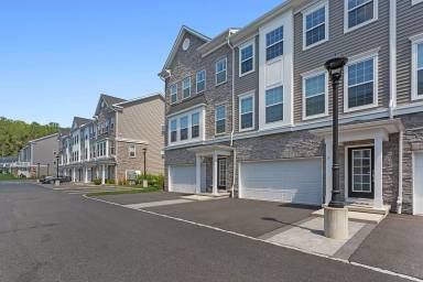 Main picture of 5 Coogan Ct