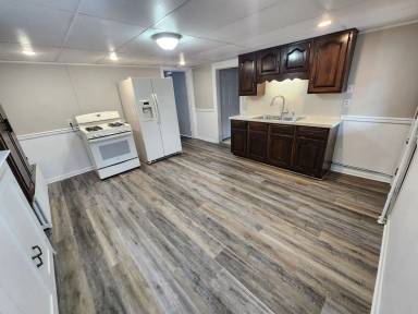 Main picture of 440 E Queen St
