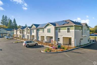 Main picture of Avery Oaks Apartments