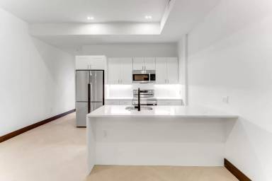 Main picture of 643 N 15th St