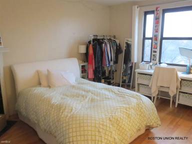 Main picture of 59 Fenway