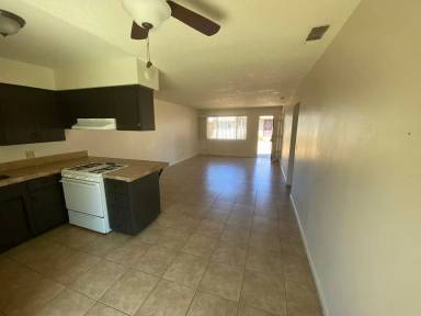 Main picture of 1424 N Lemoore Ave