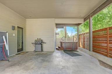Main picture of 602 W North Loop Blvd