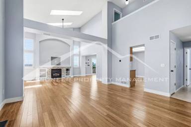 Main picture of 333 Sanders Cir