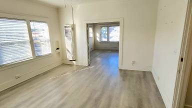 Main picture of 3536 W 60th St