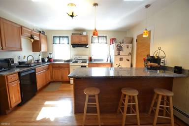 Main picture of 345 Market St