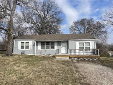Main picture of 3412 E 93rd St