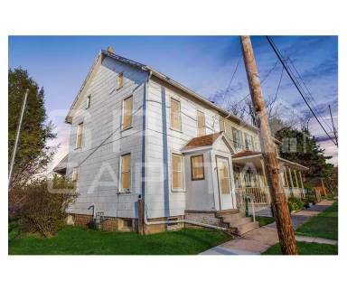 Main picture of 214 N 3rd St