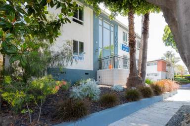 Main picture of 1000 N Curson Ave