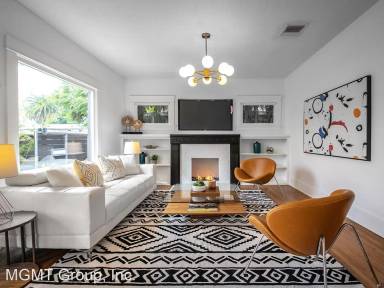 Main picture of 7251 Fountain Ave