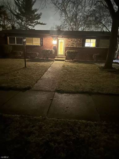 Main picture of 22028 Malden St