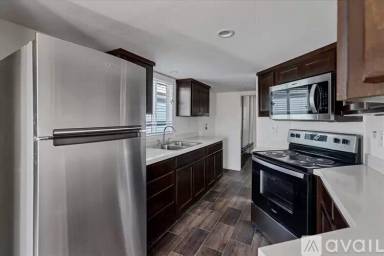 Main picture of 971 W Main St