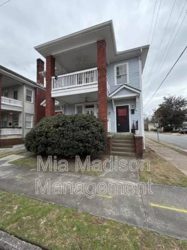 Main picture of 801 E 39th St