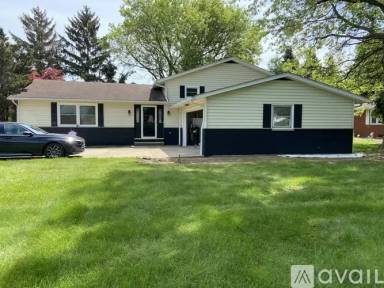 Main picture of 2233 Garden Dr