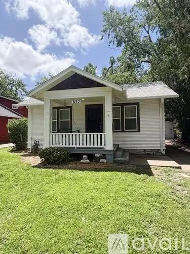 Main picture of 832 Sherman St