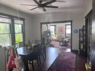 Main picture of 1954 W Berteau Ave