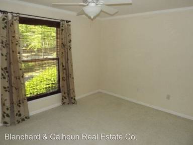 Main picture of 1038 Carriage Dr