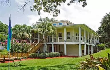 Main picture of Fort Bayou Apartments & Condominums