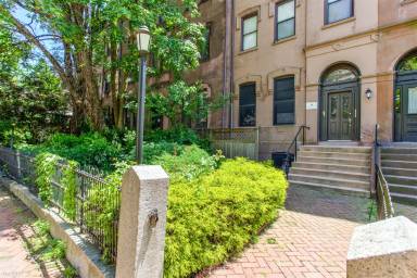 Main picture of 407 S 40th St