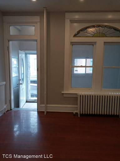 Main picture of 1128 Everett St