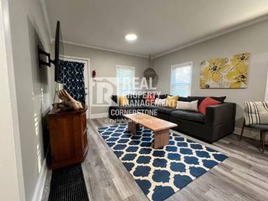 Main picture of 3215 Barnard Ave
