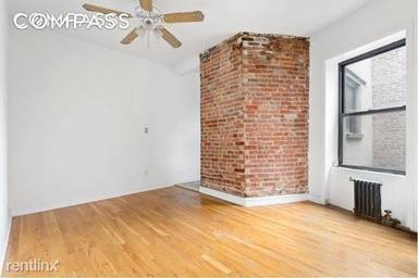 Main picture of 56 Macdougal St