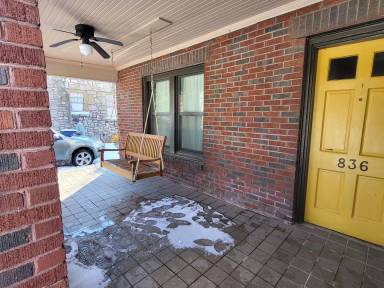 Main picture of 836 S Jamestown Ave