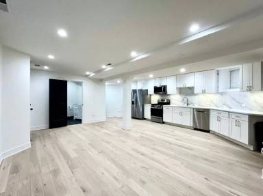 Main picture of 3353 S Union Ave
