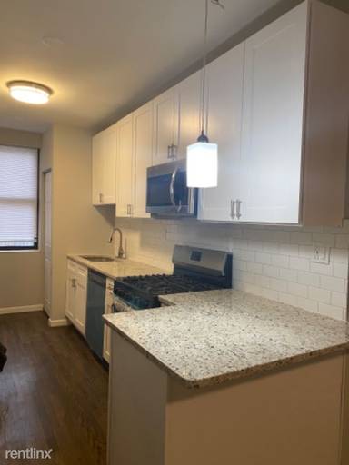 Main picture of 3607 S King Dr