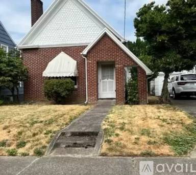 Main picture of 1825 NE Halsey St