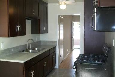 Main picture of 2304 W Oak St