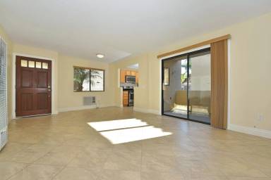 Main picture of 10178 Camino Ruiz