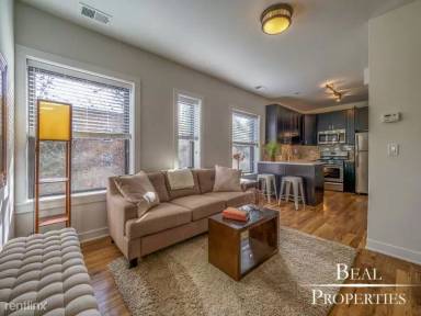 Main picture of 2201-09 W Eastwood Ave