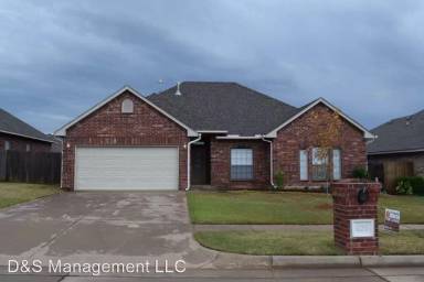 Main picture of 620 E Forest Ln