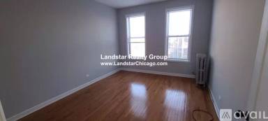 Main picture of 5039 N Clark St