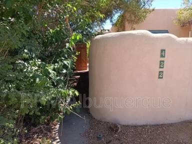 Main picture of 422 Carlisle Blvd NE