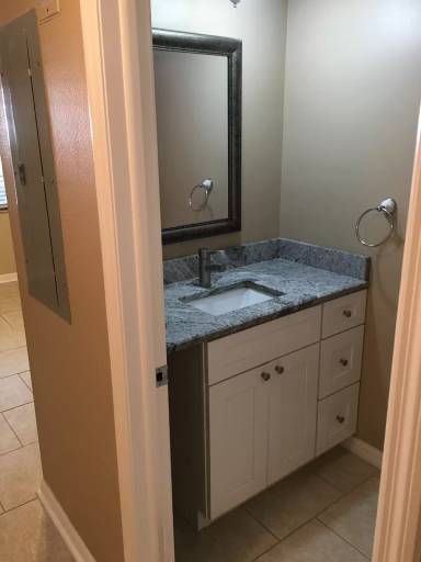 Main picture of 1218 Abbey Crescent Ln