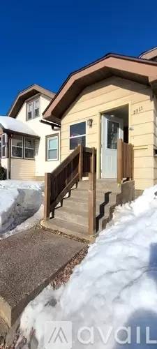 Main picture of 2911 W 1st St