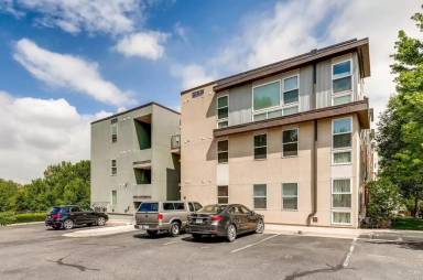 Main picture of 5201 S Fox St