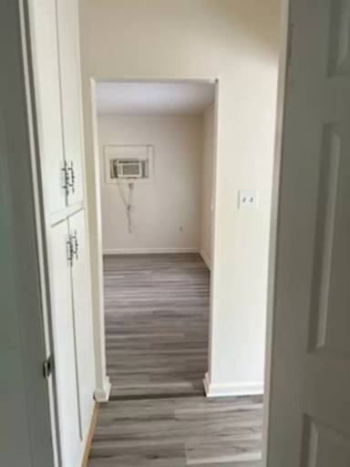 Main picture of 204 W Jefferson St