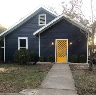Main picture of 423 Wayne St