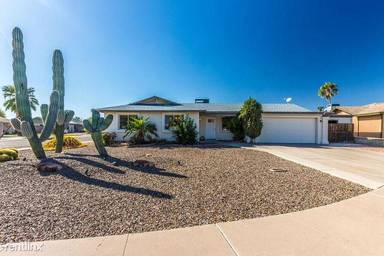 Main picture of 814 W Villa Maria Dr
